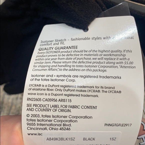 NWT Isotoner black stretch fleece women’s gloves - Picture 3 of 3